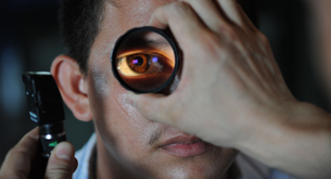 Qual é a função de um optometrista?